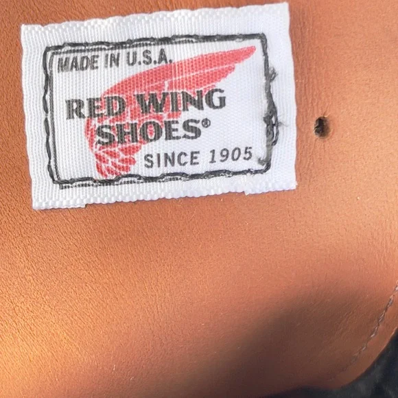 Red Wing Heritage Sheldon Black Leather Boots with Timeless Design - Picture 10 of 11